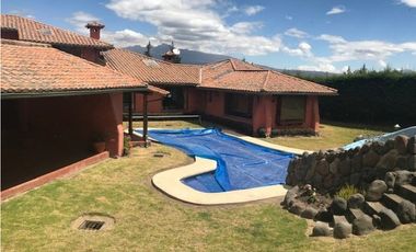 QUINTA EN VENTA PUEMBO 10.400 M2 JARDINES RESERVORIO EXCELENTE SECTOR