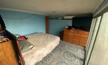 Amplia casa en venta. 2 dorm. Villa Francia.