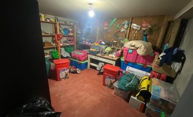 Amplia casa en venta. 2 dorm. Villa Francia.