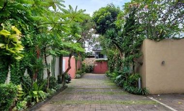 DIJUAL TANAH / PRIVATE COMPOUND dgn 5 RUMAH BAGUS di Jl ASEM / CIPETE