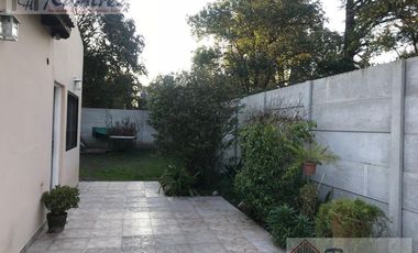 Casa 4 Amb. En Venta. 674m2 parque. A 300 mts de Ruta 23. Trujui - Moreno