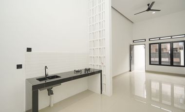 Rumah Terawat di Bekasi Dekat ke Terminal dan Stasiun Bisa KPR J-39394