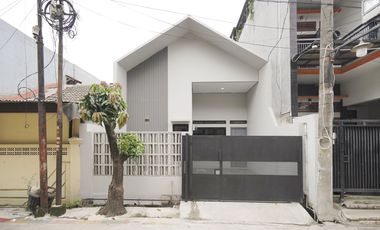 Rumah Terawat di Bekasi Dekat ke Terminal dan Stasiun Bisa KPR J-39394