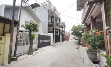 Rumah Terawat di Bekasi Dekat ke Terminal dan Stasiun Bisa KPR J-39394