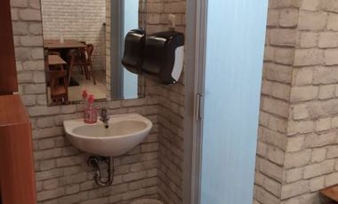 HOME STAY DI LENGKAPI DENGAN 20 KAMAR DIJUAL MURAH FULL ISINYA