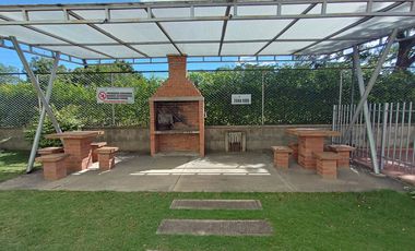 apartamento en arriendo en prados del este. Cod A25607