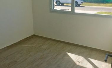 Casa estilo minimalista nueva a estrenar de 220 m2 totales sobre lote de 713 m2 (esquina).