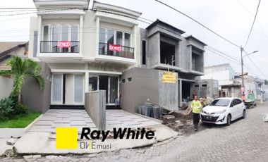 Rumah Baru 2 Lantai Jl. Lebak Timur Regency, Surabaya