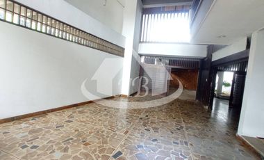 CASA EN ARRIENDO BARRIO CENTRO I1560