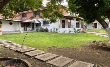 Comercial en esquina  con frente a la Avenida San Diego