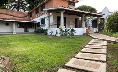 Comercial en esquina  con frente a la Avenida San Diego