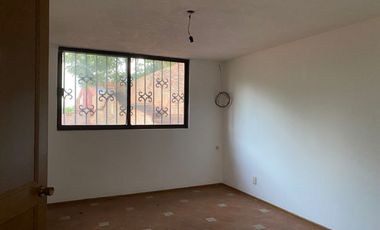 Comercial en esquina  con frente a la Avenida San Diego