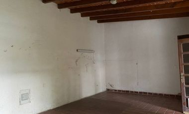 Comercial en esquina  con frente a la Avenida San Diego