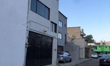 Venta de Edificio en Cuautitlán Izcalli, Fracc. Jardines del Alba