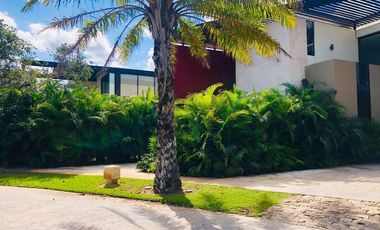 Casa en Renta en Yucatan country club, lujosa y magestuosa.