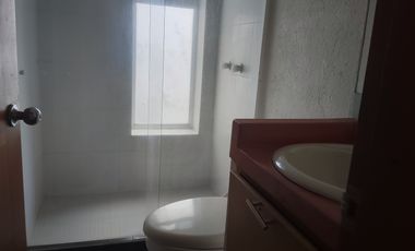 CASA UBICADA EN LA CEIBA, BUCARAMANGA. Cod V8643