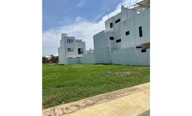 AMPLIO TERRENO EN RESIDENCIAL HACIENDAS VILLAHERMOSA TABASCO