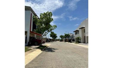 AMPLIO TERRENO EN RESIDENCIAL HACIENDAS VILLAHERMOSA TABASCO