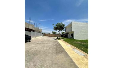 AMPLIO TERRENO EN RESIDENCIAL HACIENDAS VILLAHERMOSA TABASCO