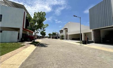 AMPLIO TERRENO EN RESIDENCIAL HACIENDAS VILLAHERMOSA TABASCO