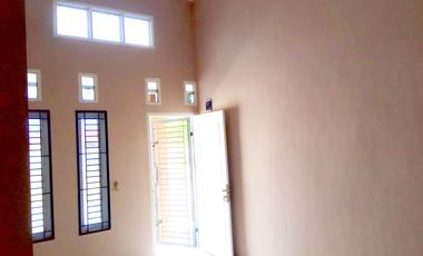 dijual rumah siap huni di jalan dahlia harga sangat murah