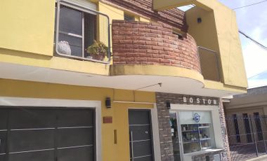 Casa en venta - 4 Dormitorios 2 Baños - Cochera - 187Mts2 - 9 De Julio