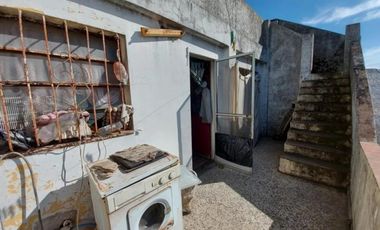 CASA DE 4 AMBIENTES A REFFACIONAR EN VENTA - MORON SUR
