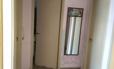Venta de importante inmueble. Lote de 10 x 35. M2 totales 378. planta baja local grande con departamento de 4 ambientes en la planta alta.