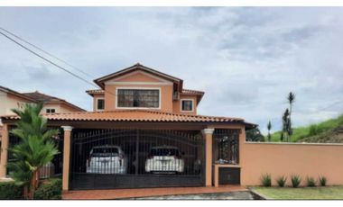 VENDO CASA EN LA CHORRERA MYSTIC CITY 4R