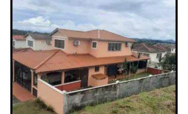 VENDO CASA EN LA CHORRERA MYSTIC CITY 4R