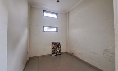 Rumah Hook 8 Menit ke Cinere Bellevue Mall LT 127 Hadap Timur J-39713