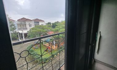 Rumah Hook 8 Menit ke Cinere Bellevue Mall LT 127 Hadap Timur J-39713