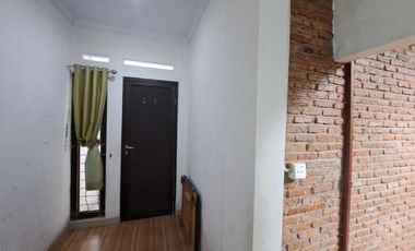 Rumah Hook 8 Menit ke Cinere Bellevue Mall LT 127 Hadap Timur J-39713