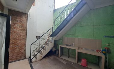 Rumah Hook 8 Menit ke Cinere Bellevue Mall LT 127 Hadap Timur J-39713