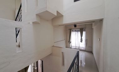 Rumah Hook 8 Menit ke Cinere Bellevue Mall LT 127 Hadap Timur J-39713