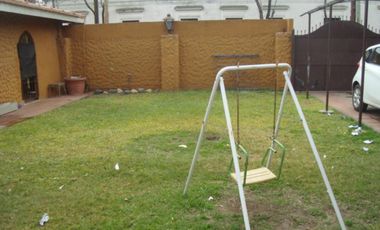 BURZACO: HERMOSA CASA. EN EL CENTRO DE BURZACO