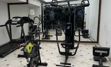 VENTA APTO TRADICIONAL EXCELENTE UBICACIÓN, AMPLIOS ESPACIOS. SAN ALONSO BUCARAMANGA. 94m. Cod V8783