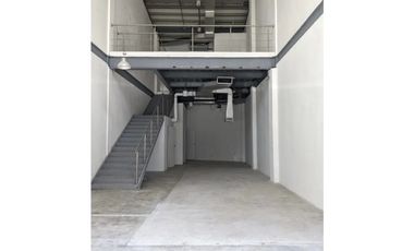 Se Alquila Local 4Comercial 158 Mts con Mezzanine en Obarrio $2.700.00