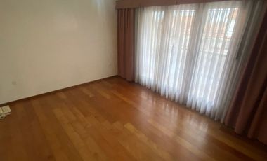 Chalet 3 amb. con jardín y quincho.