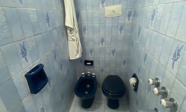 Chalet 3 amb. con jardín y quincho.