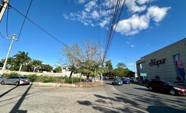 En renta terreno comercial en esquina Circuito Colonias, Col. México, Mérida.