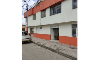 SE VENDE CASA BARRIO OBRERO