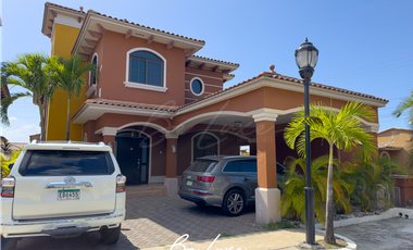 VENTA CASA REMODELADA EN COSTA SUR PH EL DORAL (2)