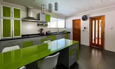 Casa en venta de 6 dorm. en Curicó