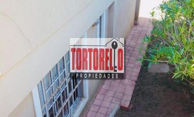 Venta en bloque. Dos propiedades sobre espectacular  lote de 15 x 23.52mts. En Pinamar.