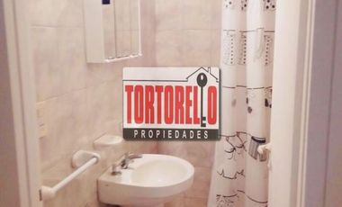 Venta en bloque. Dos propiedades sobre espectacular  lote de 15 x 23.52mts. En Pinamar.