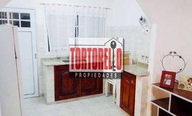 Venta en bloque. Dos propiedades sobre espectacular  lote de 15 x 23.52mts. En Pinamar.