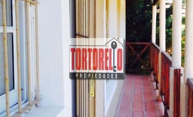 Venta en bloque. Dos propiedades sobre espectacular  lote de 15 x 23.52mts. En Pinamar.
