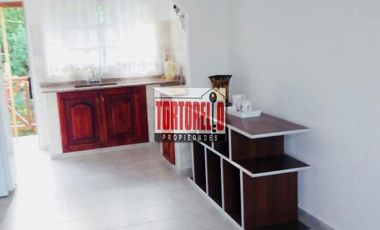 Venta en bloque. Dos propiedades sobre espectacular  lote de 15 x 23.52mts. En Pinamar.