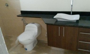 VENTA DE CASA EN URBANIZACION EL CONDADO